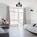 Nowogrodzka Studio For 4